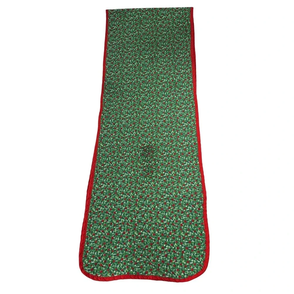 Vintage Christmas Holly Table Runner and‎ Placemat Set Quilted Holiday Décor